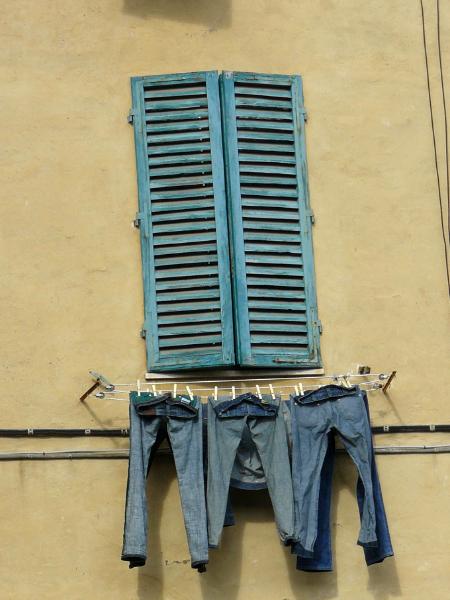 Jeans & shutters Siena