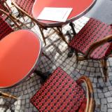 Red table Paris